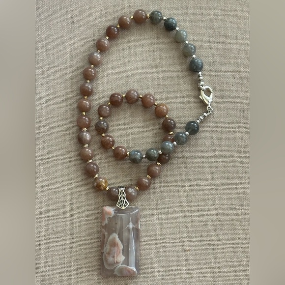 24 inch Mixed bead necklace NWOT - Picture 12 of 14